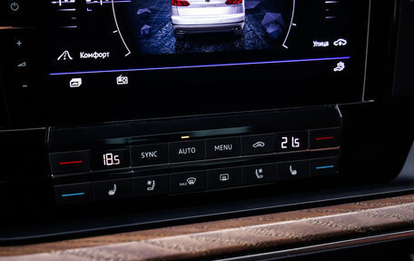 Volkswagen Touareg III, 2018 год, 4 300 000 рублей, 21 фотография