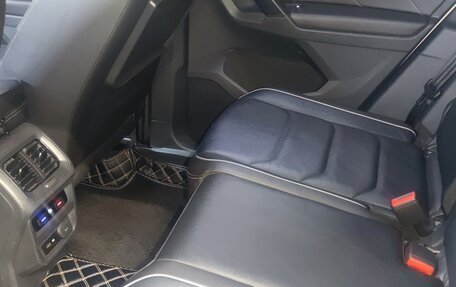 Volkswagen Tiguan II, 2019 год, 3 500 000 рублей, 24 фотография