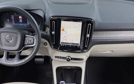 Volvo XC40 I, 2022 год, 4 682 885 рублей, 5 фотография