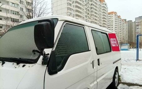 Mitsubishi Delica IV, 2002 год, 630 000 рублей, 3 фотография