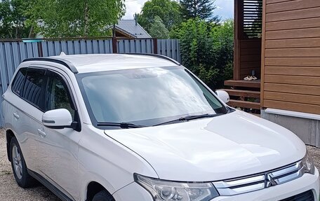 Mitsubishi Outlander III рестайлинг 3, 2012 год, 2 190 000 рублей, 3 фотография
