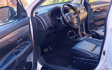 Mitsubishi Outlander III рестайлинг 3, 2012 год, 2 190 000 рублей, 8 фотография