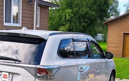Mitsubishi Outlander III рестайлинг 3, 2012 год, 2 190 000 рублей, 18 фотография
