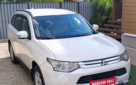 Mitsubishi Outlander III рестайлинг 3, 2012 год, 2 190 000 рублей, 5 фотография
