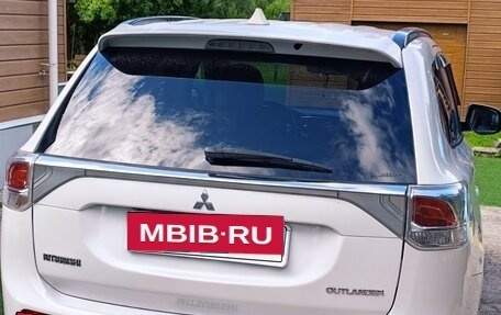Mitsubishi Outlander III рестайлинг 3, 2012 год, 2 190 000 рублей, 17 фотография
