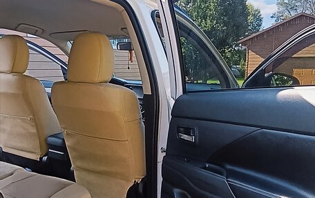 Mitsubishi Outlander III рестайлинг 3, 2012 год, 2 190 000 рублей, 22 фотография