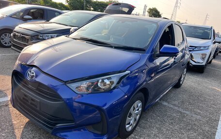 Toyota Yaris, 2022 год, 1 390 000 рублей, 1 фотография