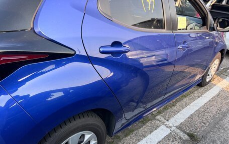 Toyota Yaris, 2022 год, 1 390 000 рублей, 17 фотография