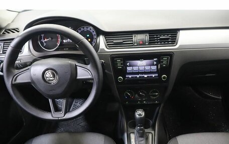 Skoda Rapid I, 2018 год, 1 300 000 рублей, 9 фотография