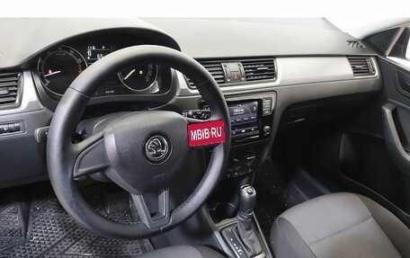Skoda Rapid I, 2018 год, 1 300 000 рублей, 6 фотография