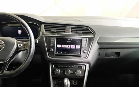 Volkswagen Tiguan II, 2017 год, 2 197 000 рублей, 15 фотография