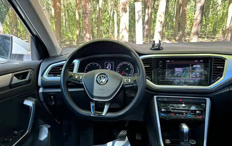 Volkswagen T-Roc I, 2023 год, 1 597 000 рублей, 10 фотография