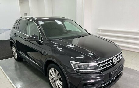 Volkswagen Tiguan II, 2018 год, 2 550 000 рублей, 2 фотография