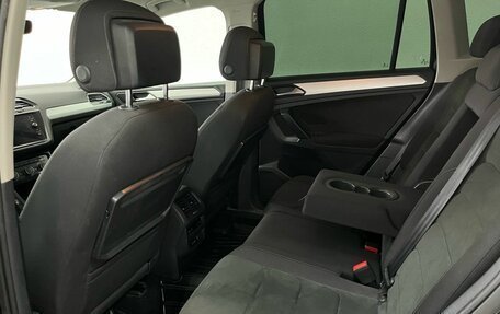 Volkswagen Tiguan II, 2018 год, 2 550 000 рублей, 13 фотография