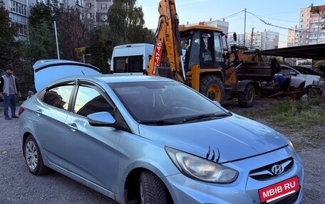 Hyundai Solaris II рестайлинг, 2011 год, 470 000 рублей, 3 фотография
