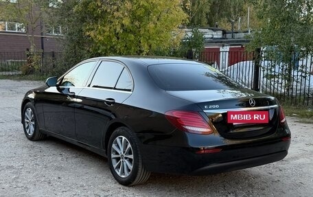 Mercedes-Benz E-Класс, 2019 год, 2 870 000 рублей, 6 фотография