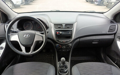 Hyundai Solaris II рестайлинг, 2014 год, 890 000 рублей, 18 фотография