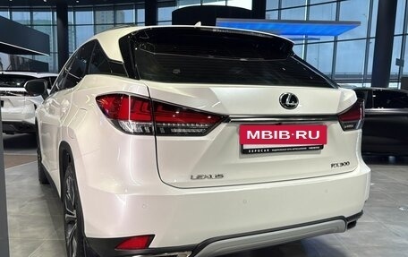 Lexus RX IV рестайлинг, 2021 год, 5 399 000 рублей, 3 фотография