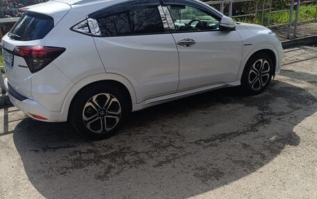 Honda Vezel, 2018 год, 1 620 000 рублей, 5 фотография