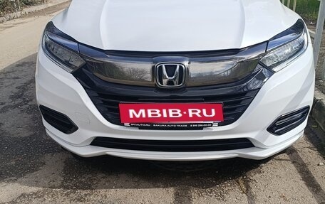 Honda Vezel, 2018 год, 1 620 000 рублей, 3 фотография