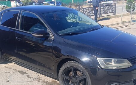 Volkswagen Jetta VI, 2012 год, 740 000 рублей, 3 фотография