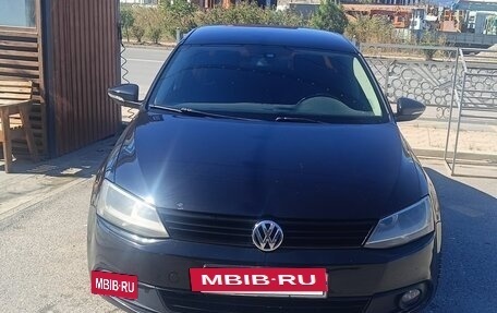 Volkswagen Jetta VI, 2012 год, 740 000 рублей, 2 фотография