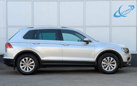 Volkswagen Tiguan II, 2017 год, 2 430 000 рублей, 4 фотография