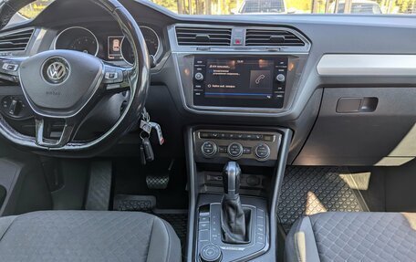 Volkswagen Tiguan II, 2017 год, 2 430 000 рублей, 10 фотография