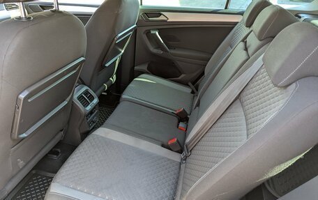 Volkswagen Tiguan II, 2017 год, 2 430 000 рублей, 22 фотография