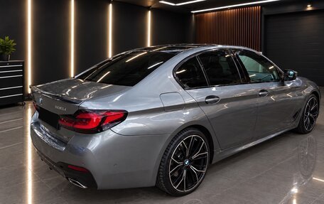 BMW 5 серия, 2021 год, 6 300 000 рублей, 2 фотография