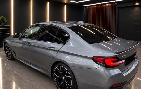 BMW 5 серия, 2021 год, 6 300 000 рублей, 3 фотография