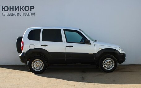 Chevrolet Niva I рестайлинг, 2017 год, 649 000 рублей, 4 фотография
