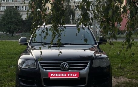 Volkswagen Touareg III, 2008 год, 730 000 рублей, 2 фотография