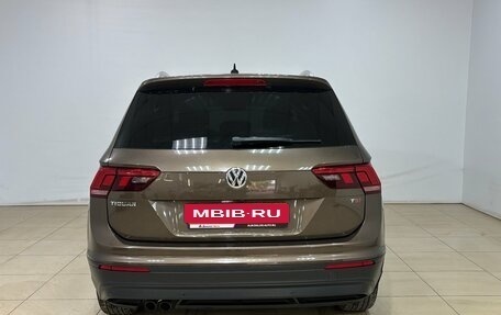 Volkswagen Tiguan II, 2017 год, 2 000 000 рублей, 6 фотография