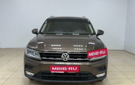 Volkswagen Tiguan II, 2017 год, 2 000 000 рублей, 2 фотография