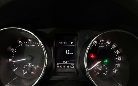Skoda Yeti I рестайлинг, 2017 год, 1 370 000 рублей, 19 фотография