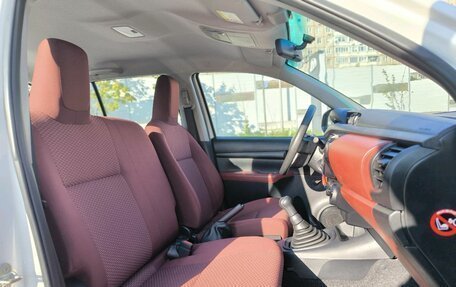 Toyota Hilux VIII, 2021 год, 3 050 000 рублей, 8 фотография