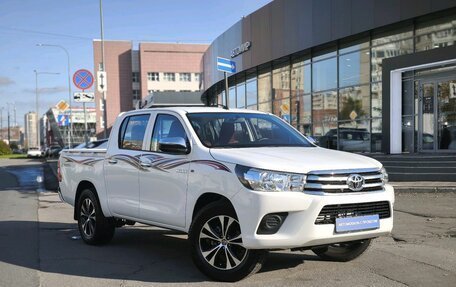 Toyota Hilux VIII, 2021 год, 3 050 000 рублей, 3 фотография