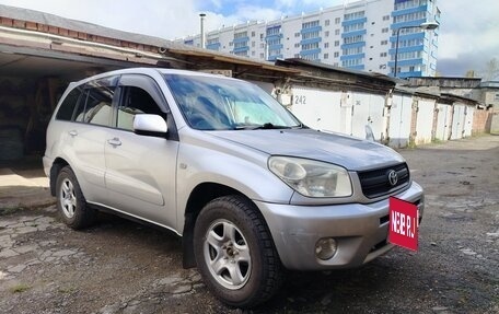 Toyota RAV4, 2004 год, 830 000 рублей, 3 фотография