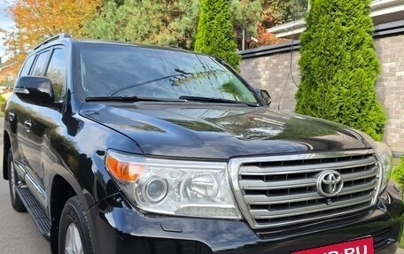 Toyota Land Cruiser 200, 2013 год, 3 050 000 рублей, 2 фотография