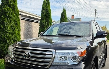 Toyota Land Cruiser 200, 2013 год, 3 050 000 рублей, 1 фотография