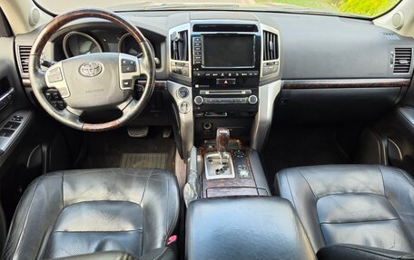 Toyota Land Cruiser 200, 2013 год, 3 050 000 рублей, 18 фотография