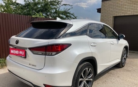 Lexus RX IV рестайлинг, 2021 год, 4 650 000 рублей, 3 фотография