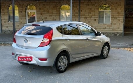 Hyundai Solaris II рестайлинг, 2011 год, 590 000 рублей, 4 фотография