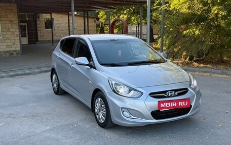 Hyundai Solaris II рестайлинг, 2011 год, 590 000 рублей, 9 фотография