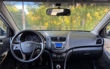 Hyundai Solaris II рестайлинг, 2011 год, 590 000 рублей, 18 фотография