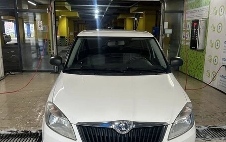 Skoda Fabia II, 2013 год, 675 000 рублей, 2 фотография