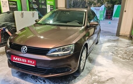 Volkswagen Jetta VI, 2014 год, 1 200 000 рублей, 2 фотография