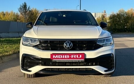 Volkswagen Tiguan II, 2021 год, 3 800 000 рублей, 11 фотография