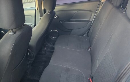 Renault Logan II, 2018 год, 850 000 рублей, 9 фотография